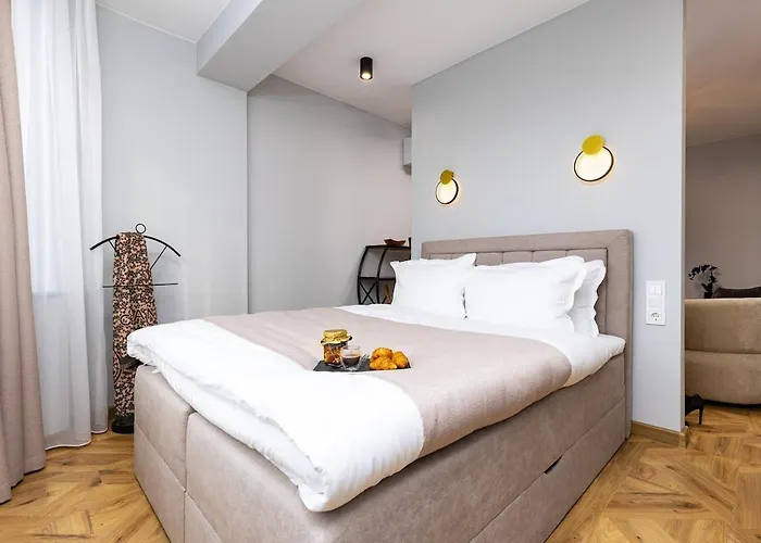 Happy People 2 Bd, By Flat Mаnager 公寓