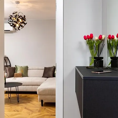 Happy People 2 Bd, By Flat Mаnager *