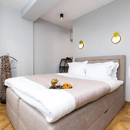 Happy People 2 Bd, By Flat Mаnager Апартамент