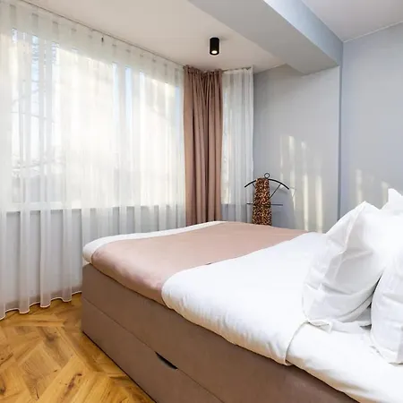 Happy People 2 Bd, By Flat Mаnager Apartamento *